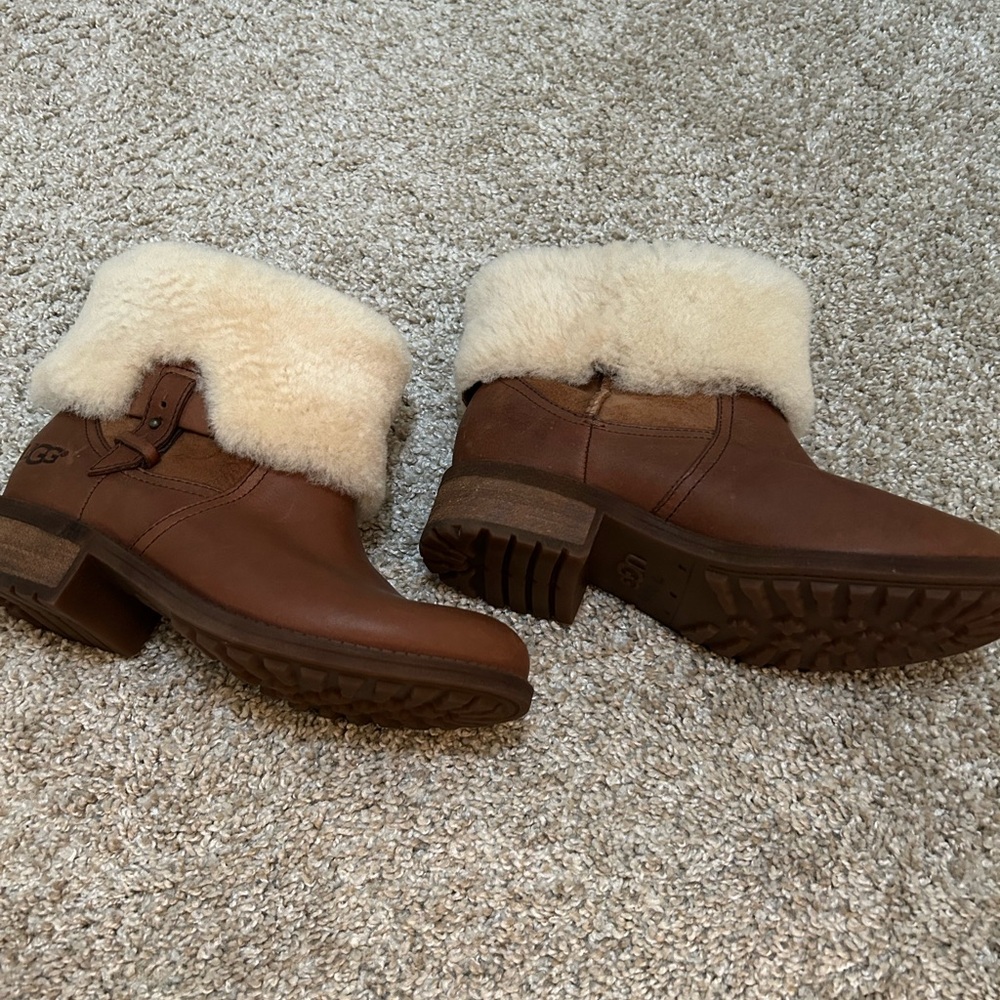 UGG Chyler Sheepskin Cuff Boots - Picture 4 of 7